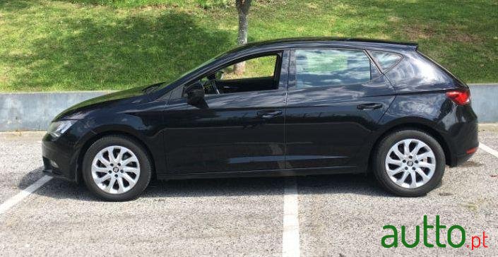 2013' SEAT Leon photo #2