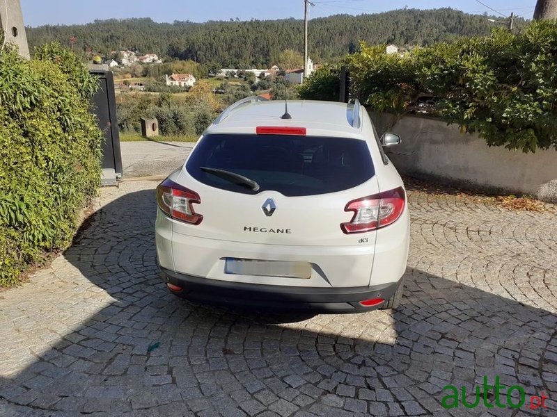 2014' Renault Megane Sport Tourer photo #4