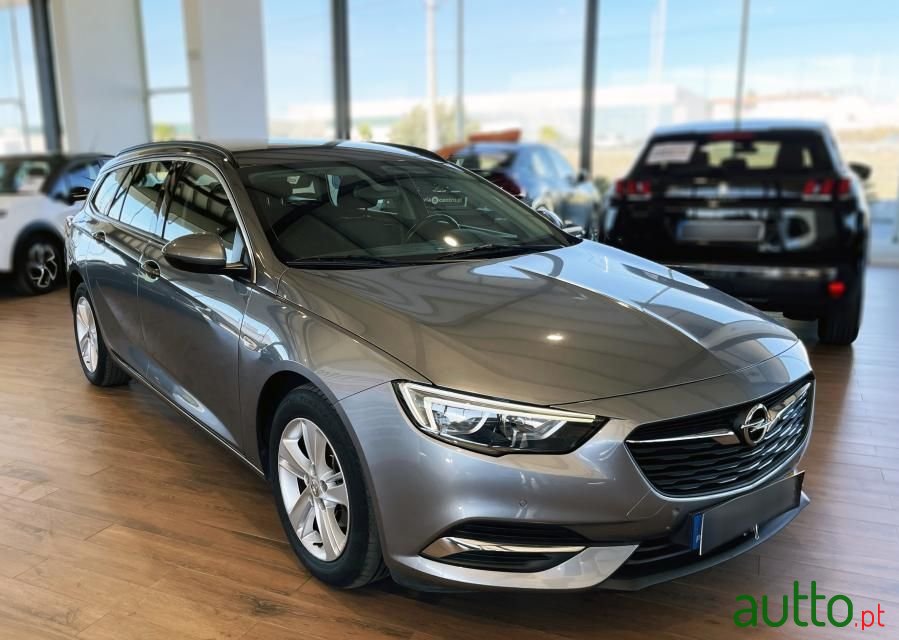 2018' Opel Insignia Sports Tourer photo #3
