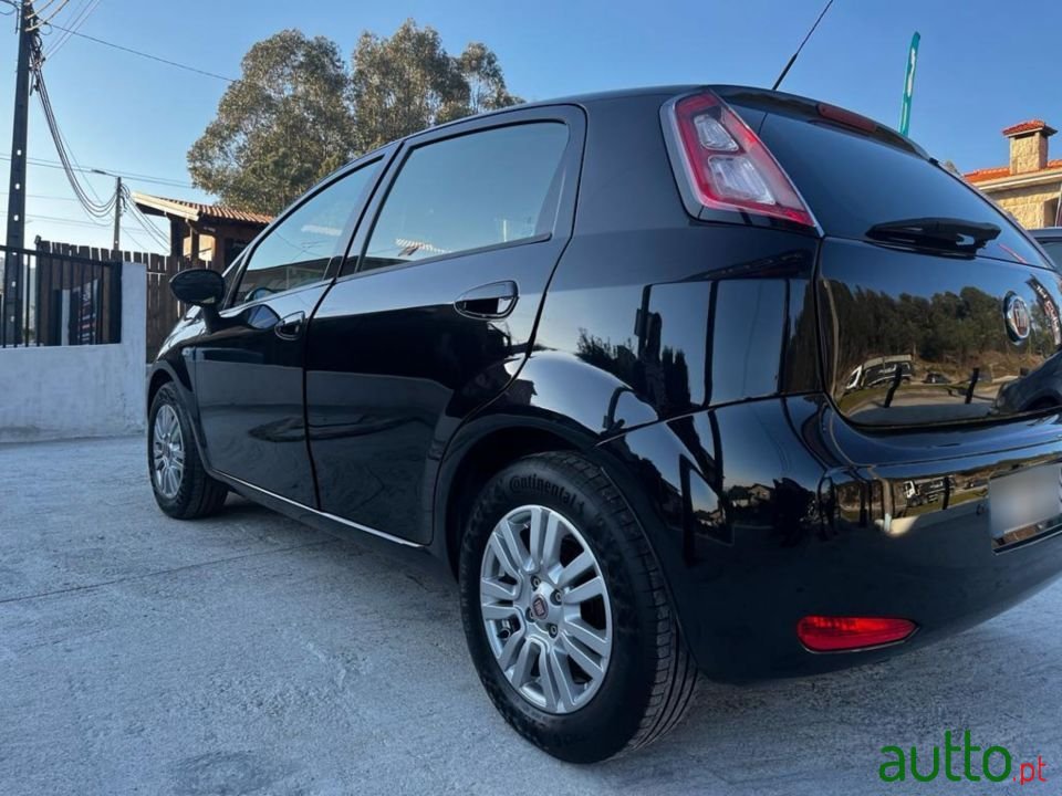 2014' Fiat Grande Punto photo #6