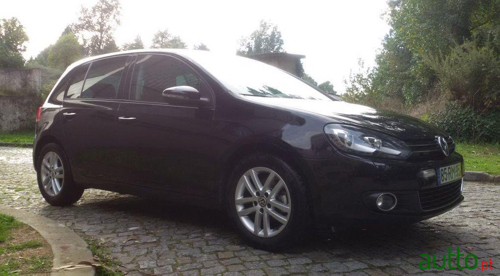 2011' Volkswagen Golf 1.6 TDi Highline photo #3