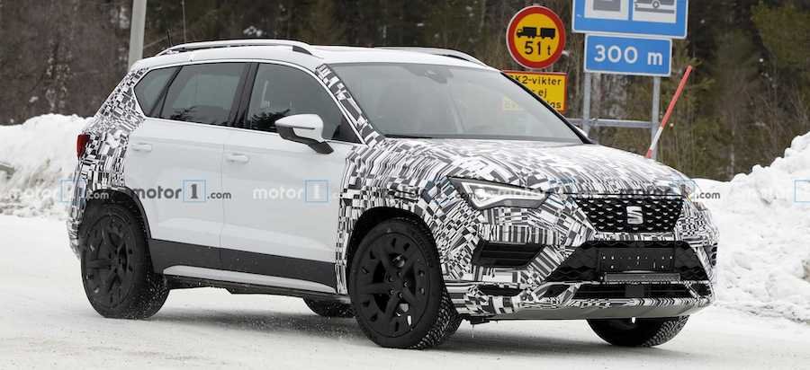 SEAT Ateca Facelift Spied With New Grille, Headlights