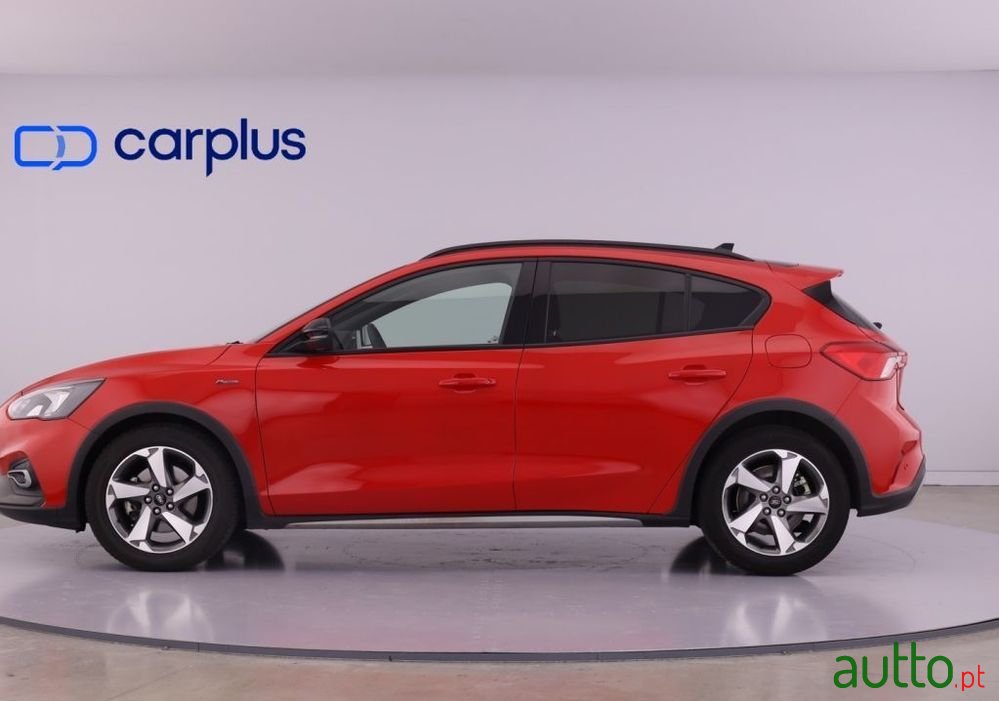 2020' Ford Focus photo #4