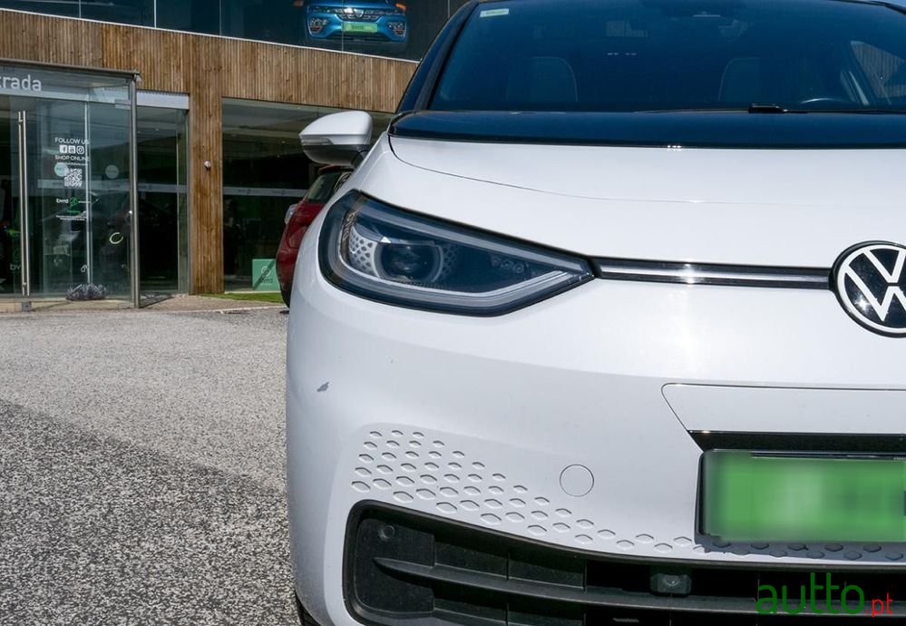 2021' Volkswagen ID.3 Pro Family photo #5