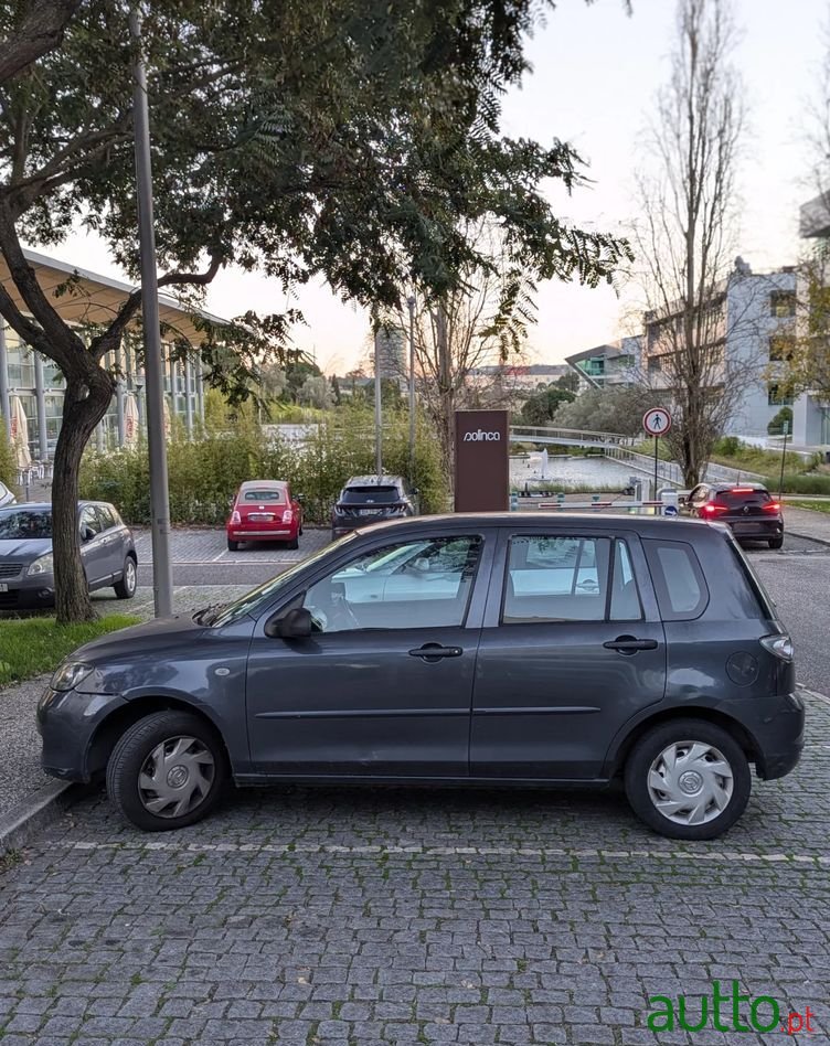 2007' Mazda 2 photo #2