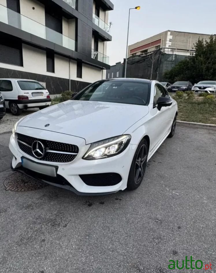 2018' Mercedes-Benz Classe C photo #2