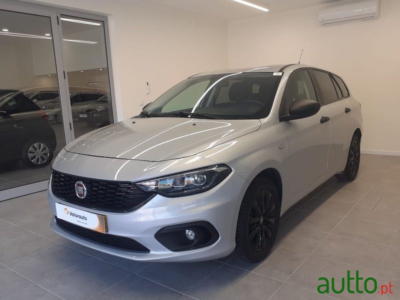 2019' Fiat Tipo Station Wagon photo #2