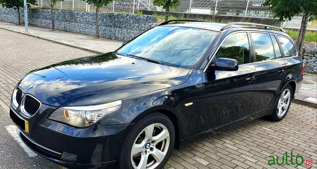 2009' BMW 520 Da Touring Executive photo #2