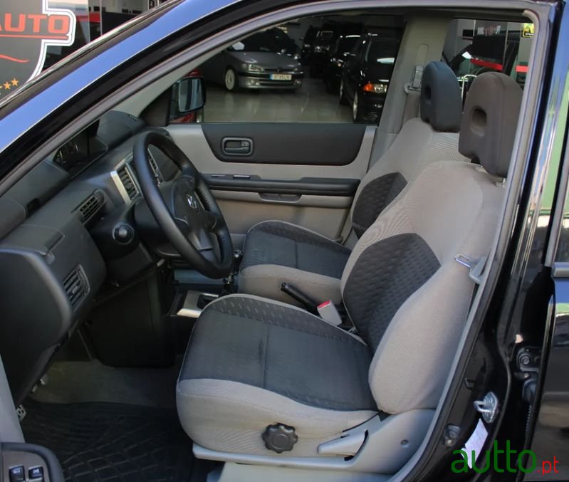 2004' Nissan X-Trail photo #6