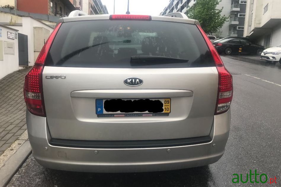 2009' Kia Ceed Sw photo #2