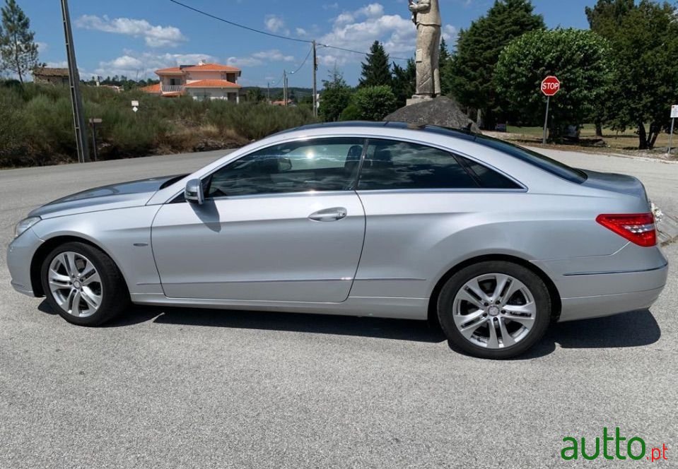 2010' Mercedes-Benz E-250 photo #2