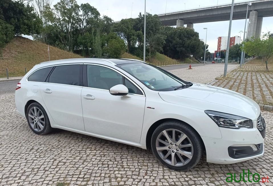 2015' Peugeot 508 Sw photo #2