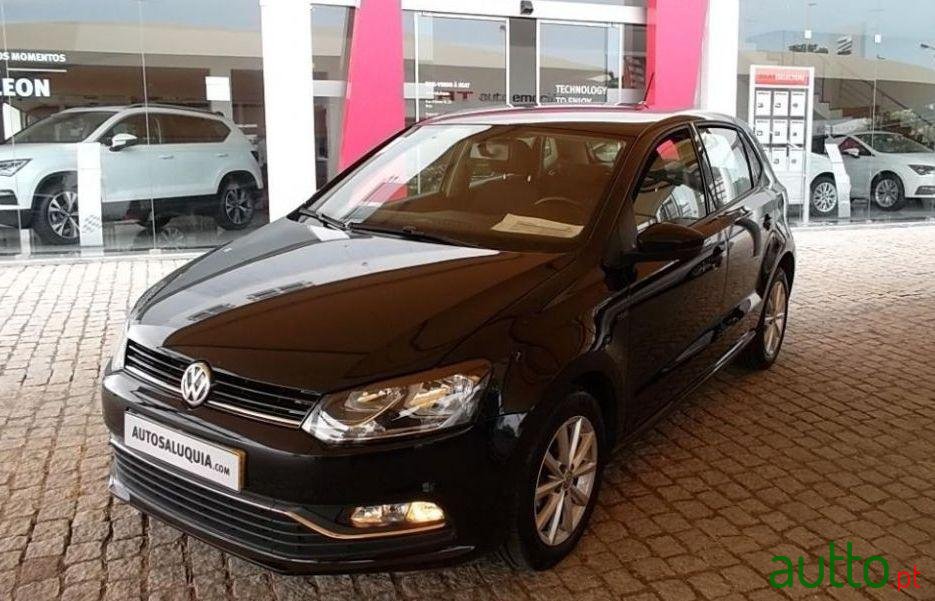 2015' Volkswagen Polo 1.4 Tdi Lounge photo #1