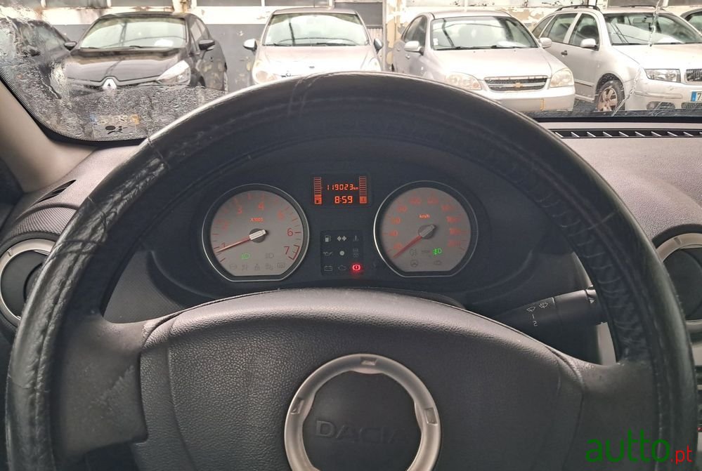 2010' Dacia Sandero 1.2 16V Pack photo #5