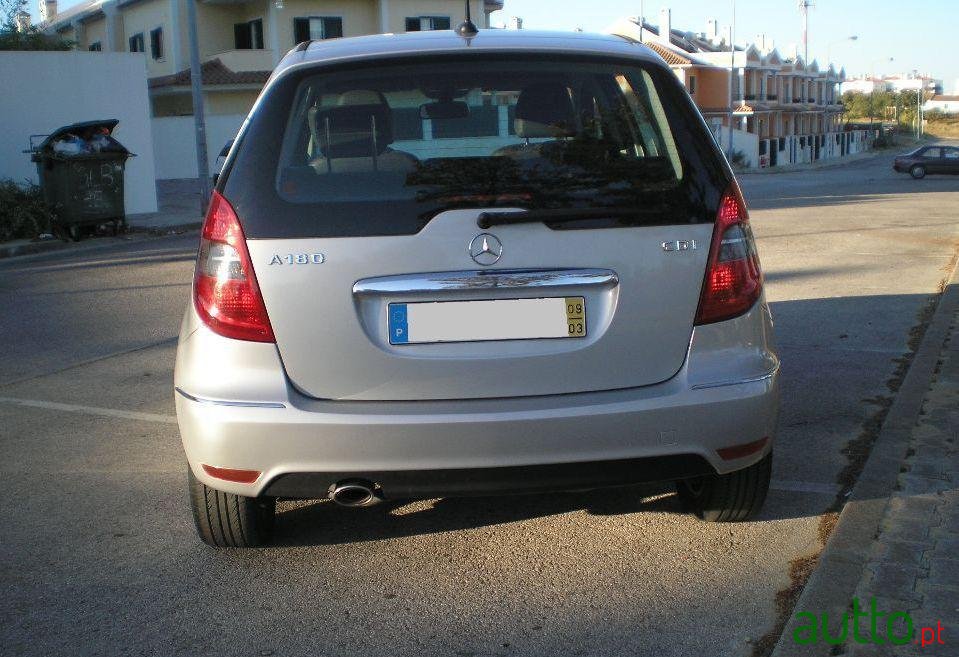 2009' Mercedes-Benz A-180 photo #2