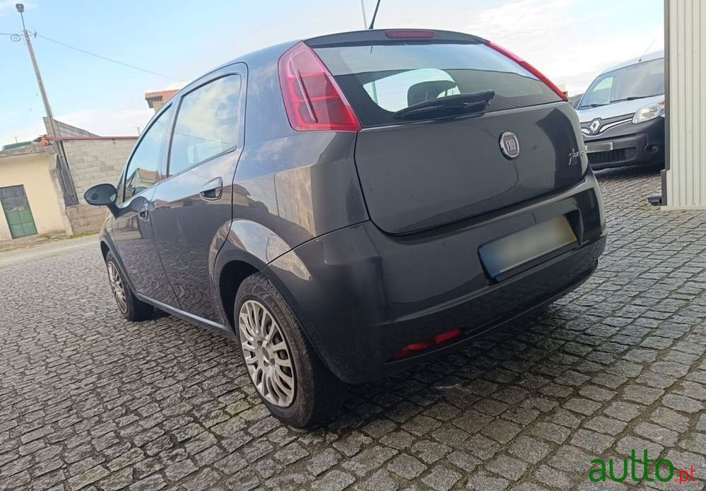 2010' Fiat Grande Punto photo #6
