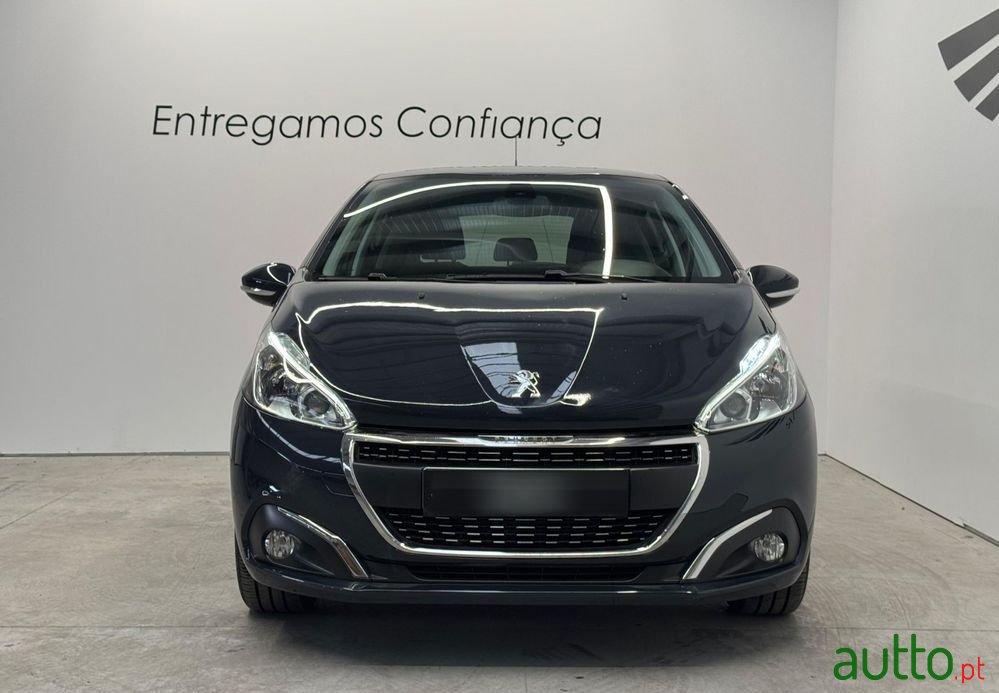 2019' Peugeot 208 photo #2