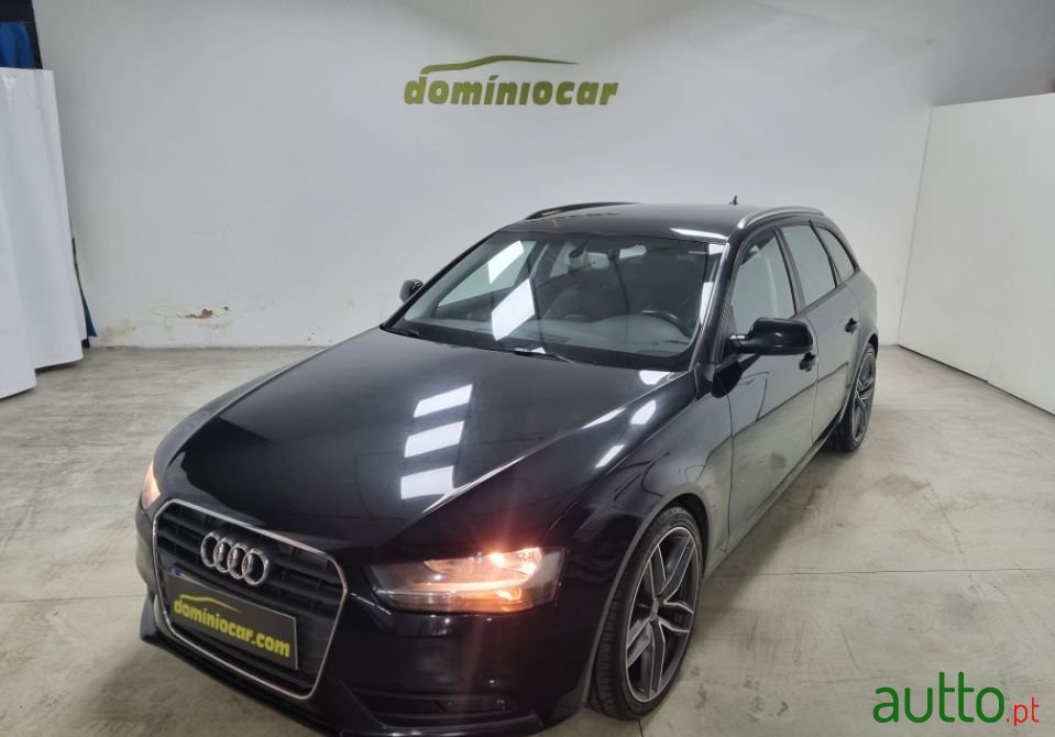 2012' Audi A4 Avant photo #1
