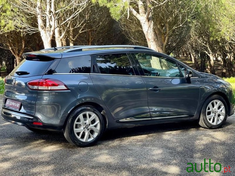 2019' Renault Clio Sport Tourer photo #4