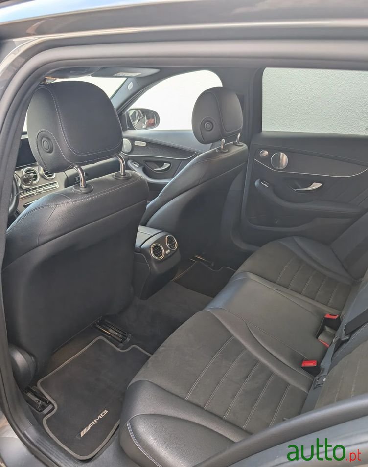 2020' Mercedes-Benz Classe C photo #3