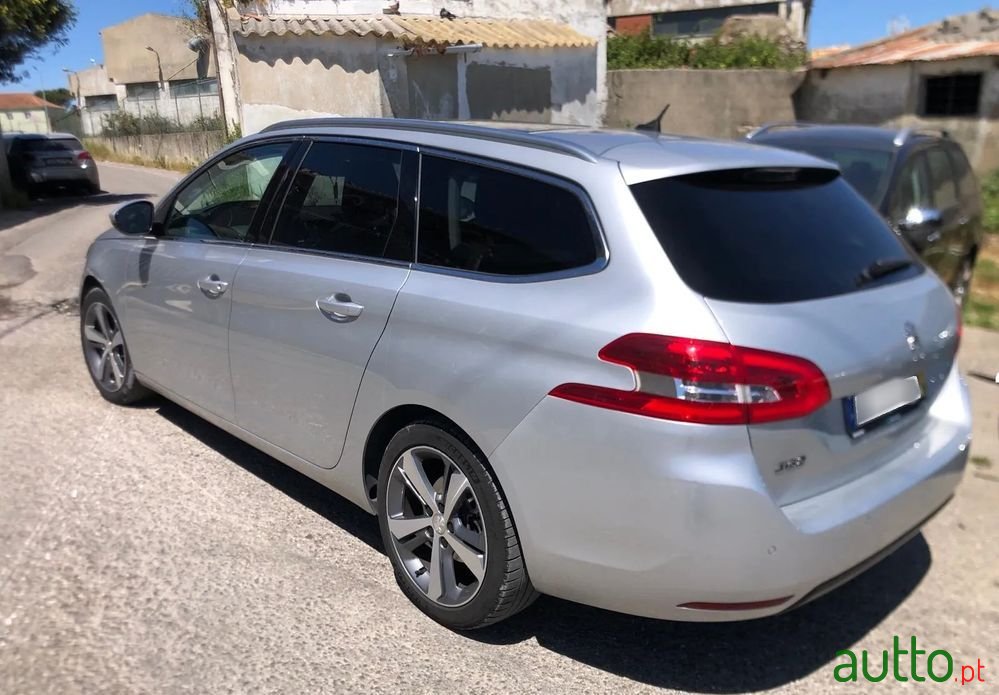 2017' Peugeot 308 Sw photo #2