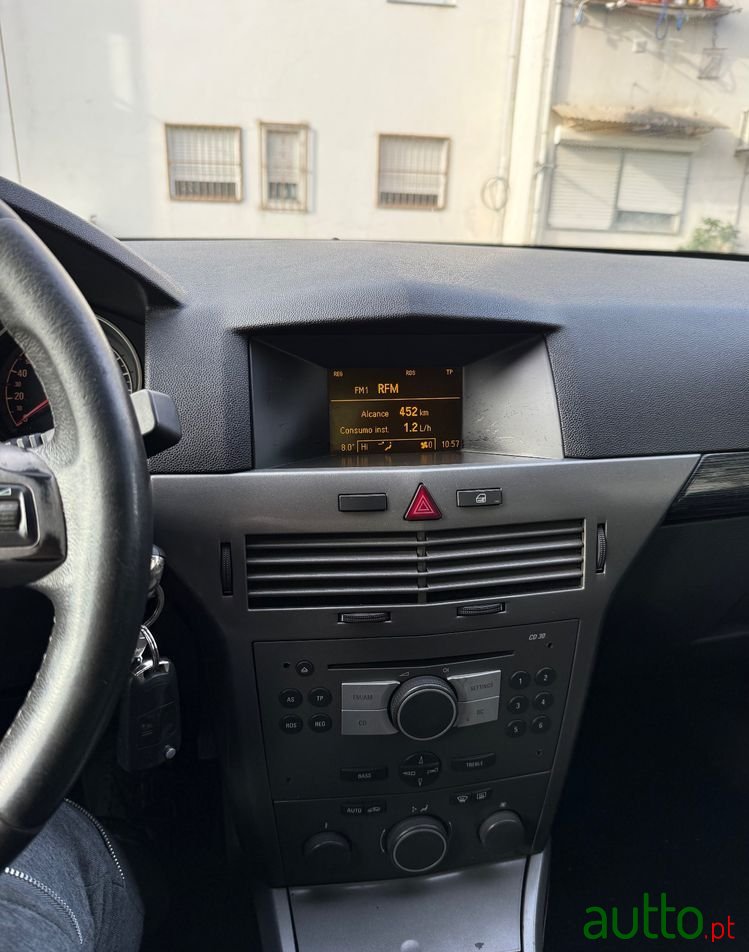 2006' Opel Astra 1.7 Cdti Cosmo photo #4