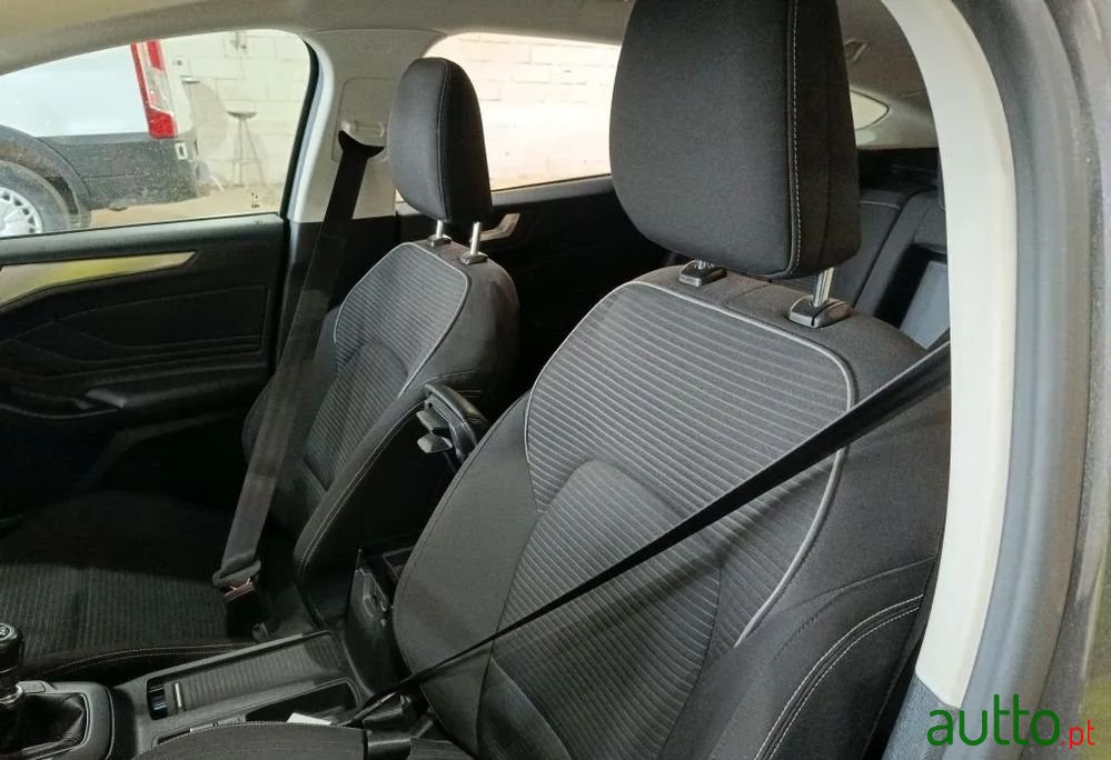 2020' Ford Focus Sw photo #3