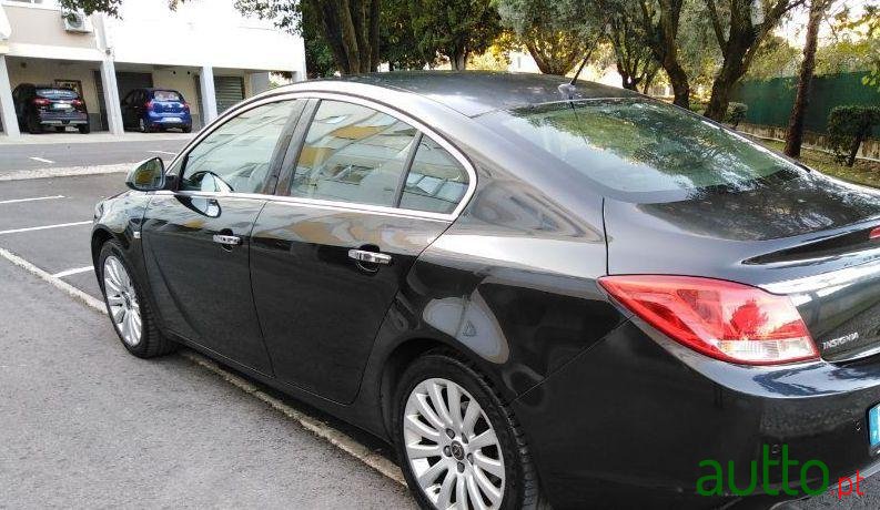 2010' Opel Insignia photo #1