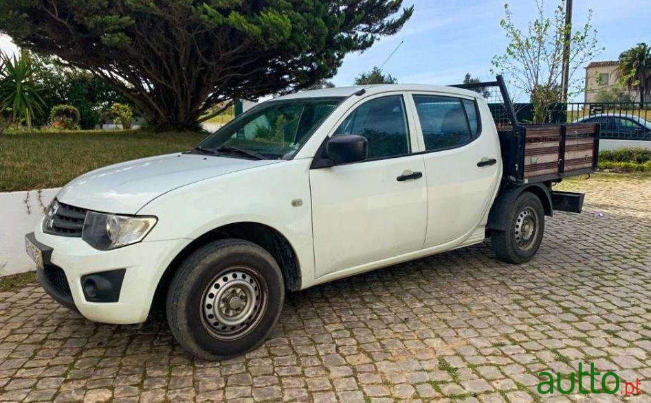 2013' Mitsubishi L200 2.5 Di photo #3
