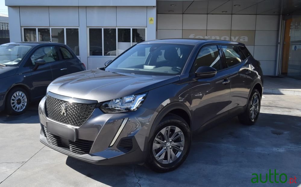 2023' Peugeot 2008 photo #4