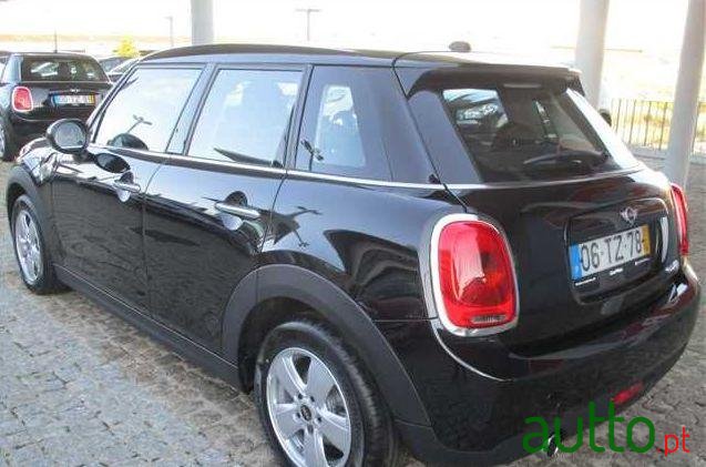 2017' MINI Cooper D photo #1