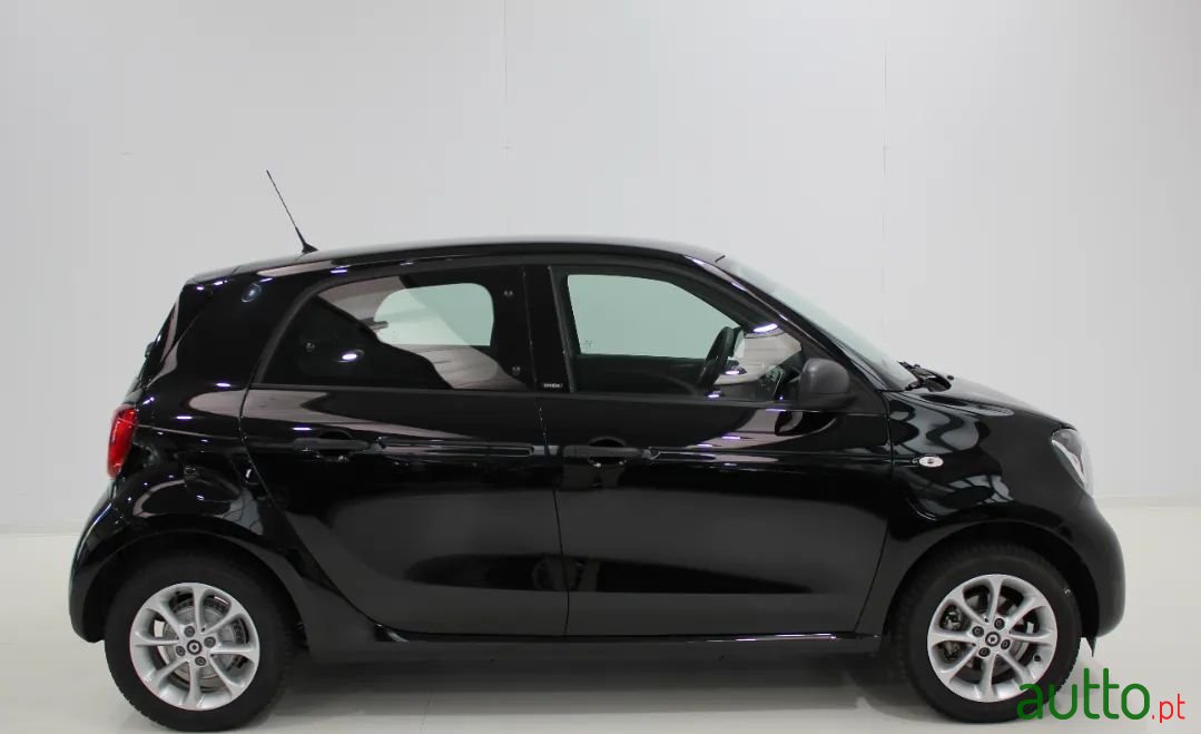 2017' Smart Forfour photo #3