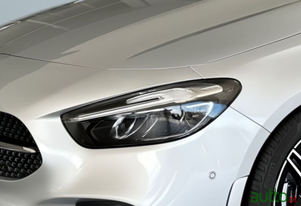 2023' Mercedes-Benz B 180 photo #3