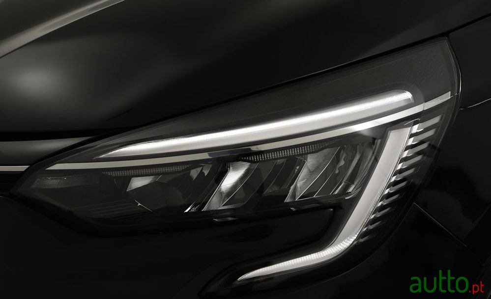 2021' Renault Clio photo #6