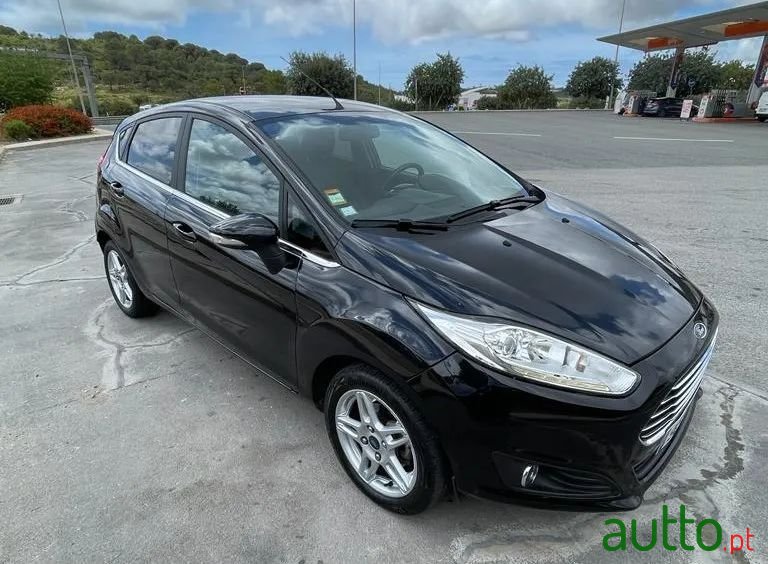 2014' Ford Fiesta photo #1