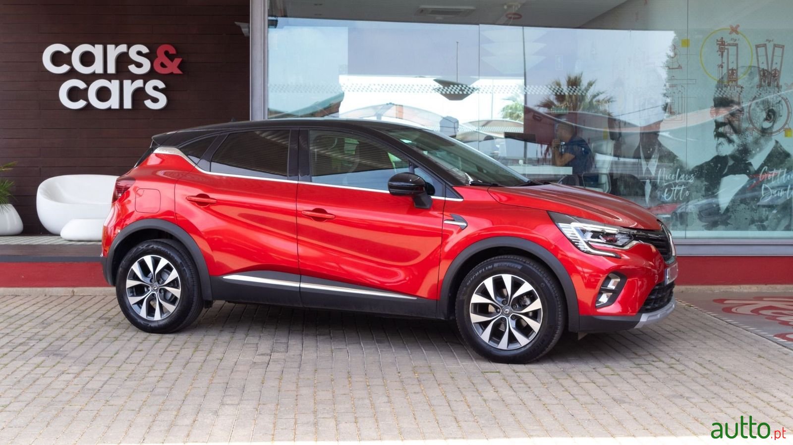 2021' Renault Captur photo #1