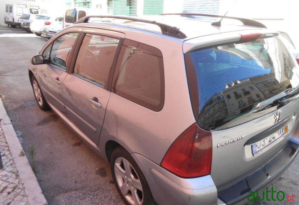 2003' Peugeot 307 Sw photo #1
