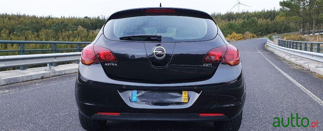 2011' Opel Astra 1.7 Cosmo photo #1
