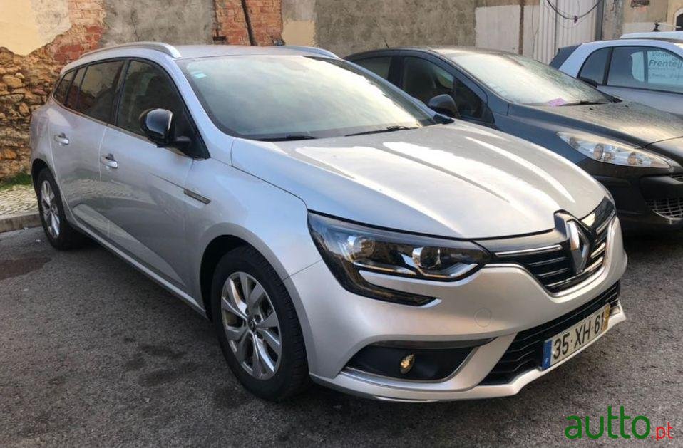 2019' Renault Megane Sport Tourer photo #1