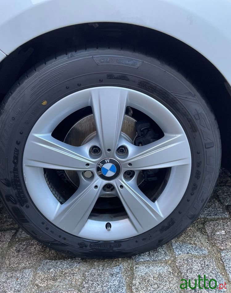 2012' BMW 118 D Line Sport photo #4