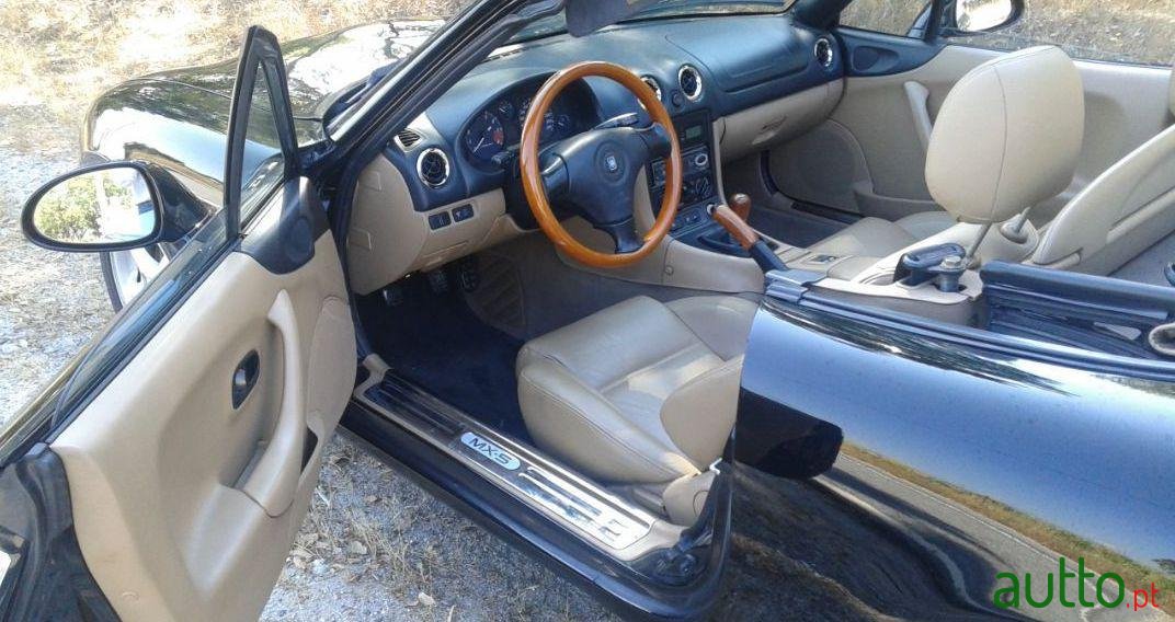 2000' Mazda MX-5 photo #3