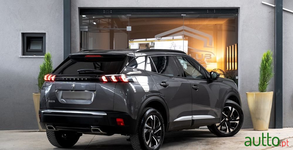 2023' Peugeot 2008 photo #4