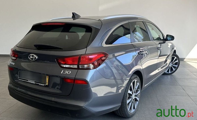 2017' Hyundai i30 photo #2