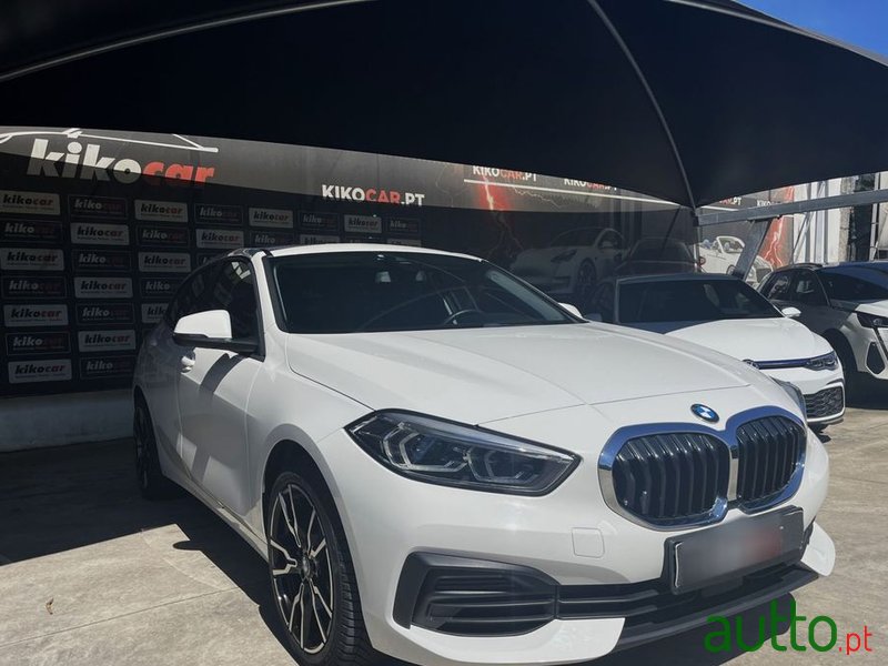 2021' BMW Série 1 D Advantage photo #1