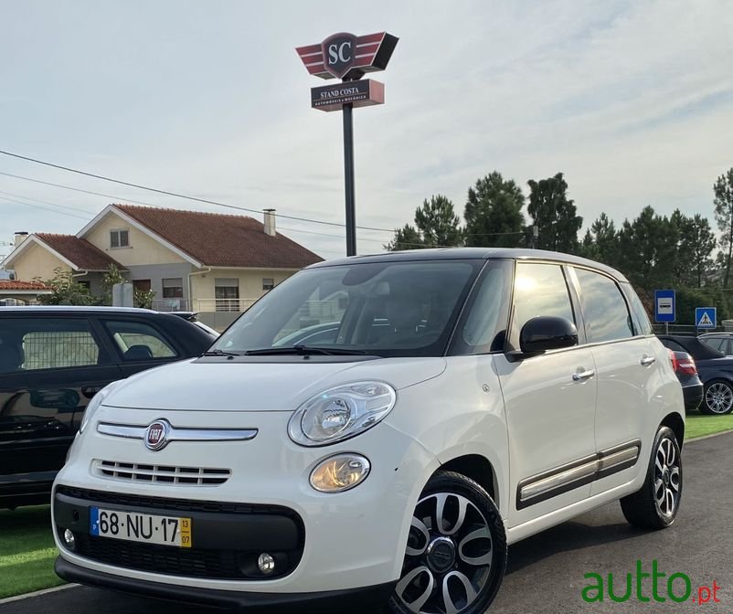 2013' Fiat 500L photo #1