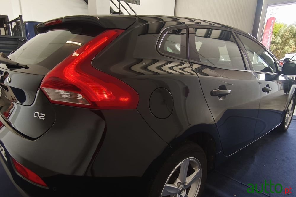 2016' Volvo V40 2.0 D2 Kinetic photo #4