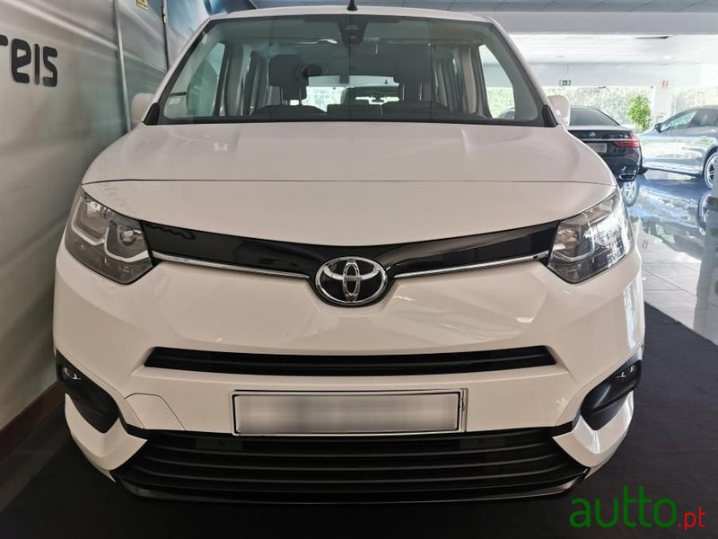 2021' Toyota ProAce City Verso photo #4