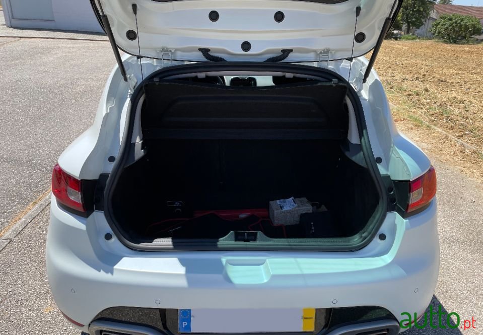 2015' Renault Clio photo #3