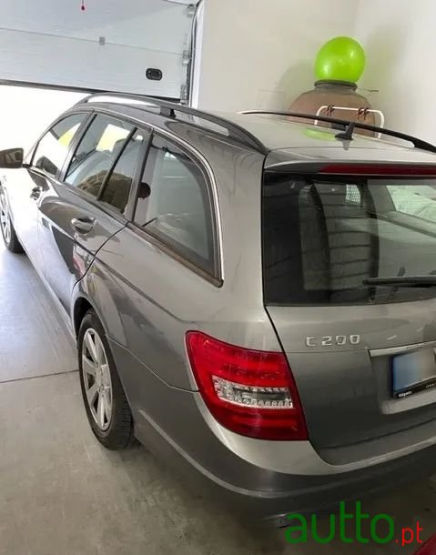 2012' Mercedes-Benz C-200 photo #2