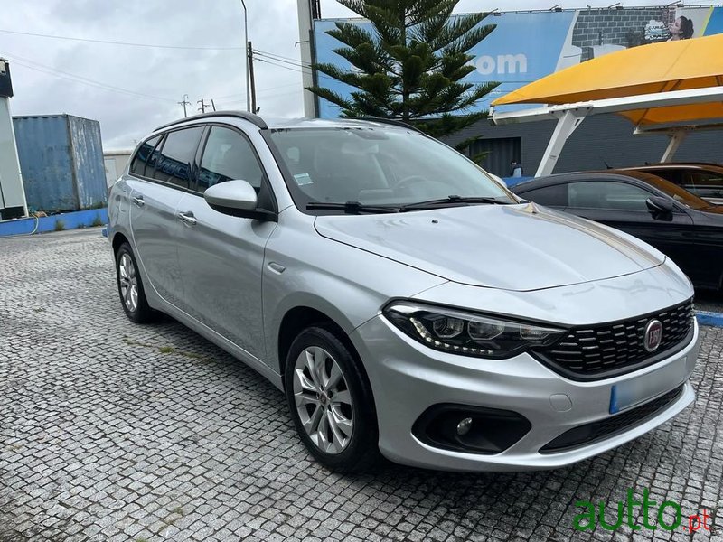 2020' Fiat Tipo Station Wagon photo #4